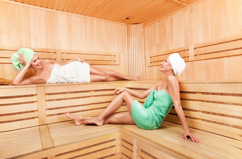 vrouwen in de sauna