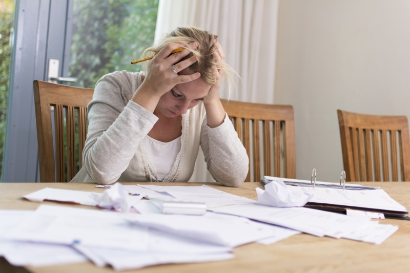 vrouw met financiële problemen